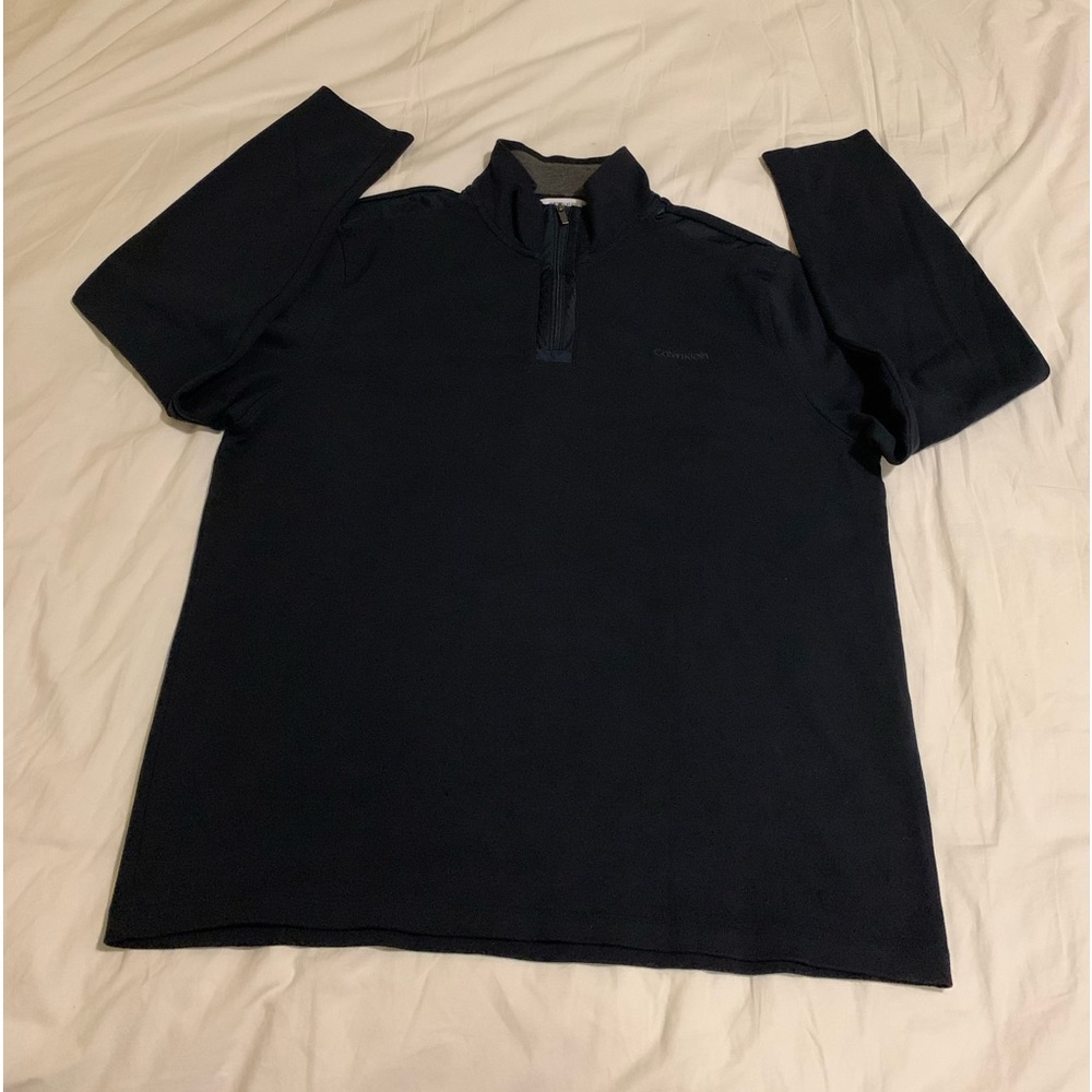 Calvin Klein Pullover Sweatshirt / Large